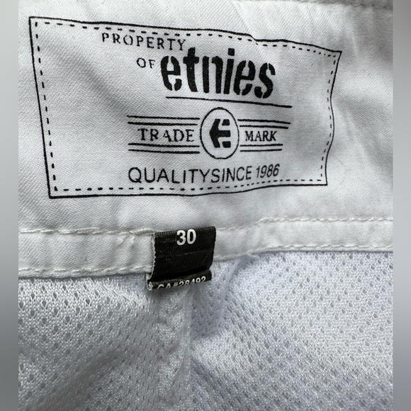 Etnies swim trunks rare  skateboardshorts ! swimsuit size 30 - Picture 5 of 6